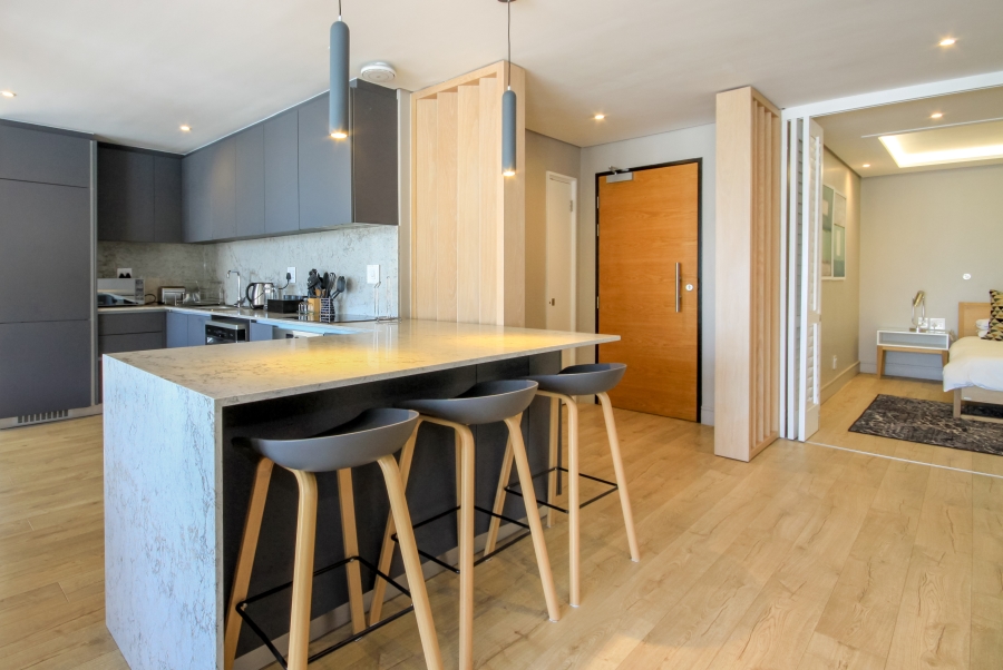 To Let 2 Bedroom Property for Rent in Sea Point Western Cape